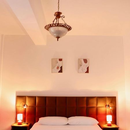 Grand Hotel Krujë Buitenkant foto