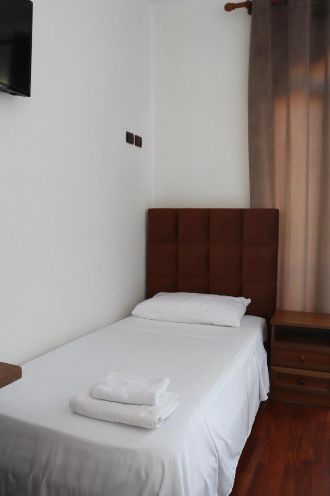 Grand Hotel Krujë Buitenkant foto