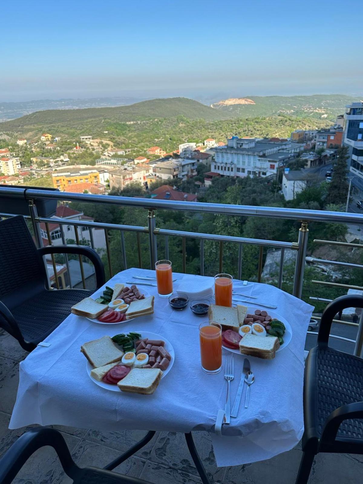 Grand Hotel Krujë Buitenkant foto