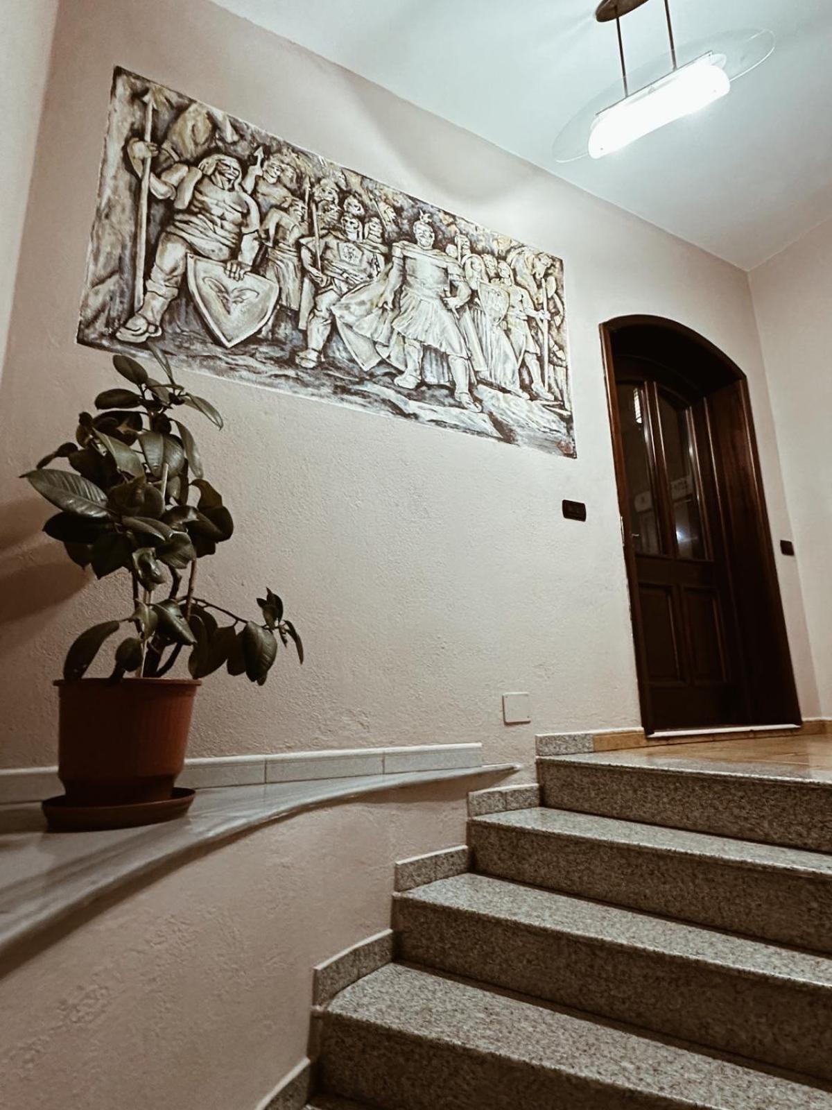 Grand Hotel Krujë Buitenkant foto